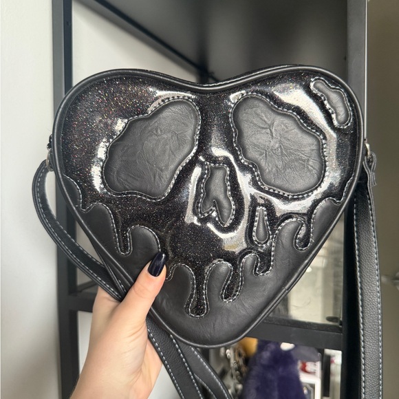 Pumpkin Kult Love Pain and Stitches Heart Bag - Picture 2 of 7